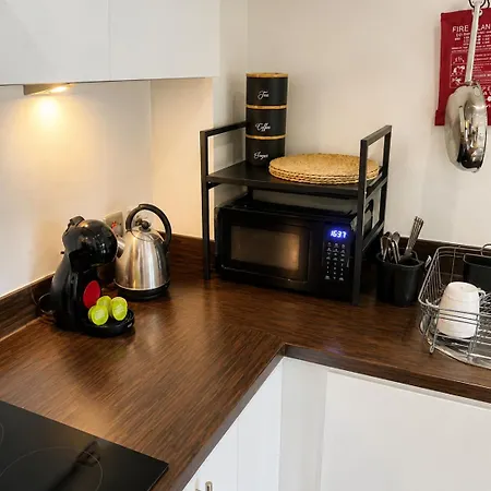 Apartment Long Centre Cozy 1 Bed - River Views - Free Wifi - Sleep 4